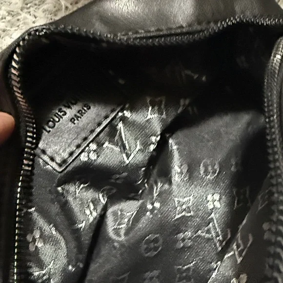 Versace Italy shield?️gradiant bling-bling+LV Paris multi-logo bag?? Versace Italy shield?️gradiant bling-bling+LV Paris multi  main image 3